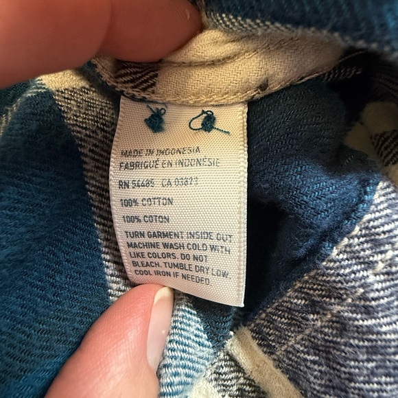 American Eagle Outfitters Navy and Teal Plaid Flannel Shirt - Picture 5 of 5